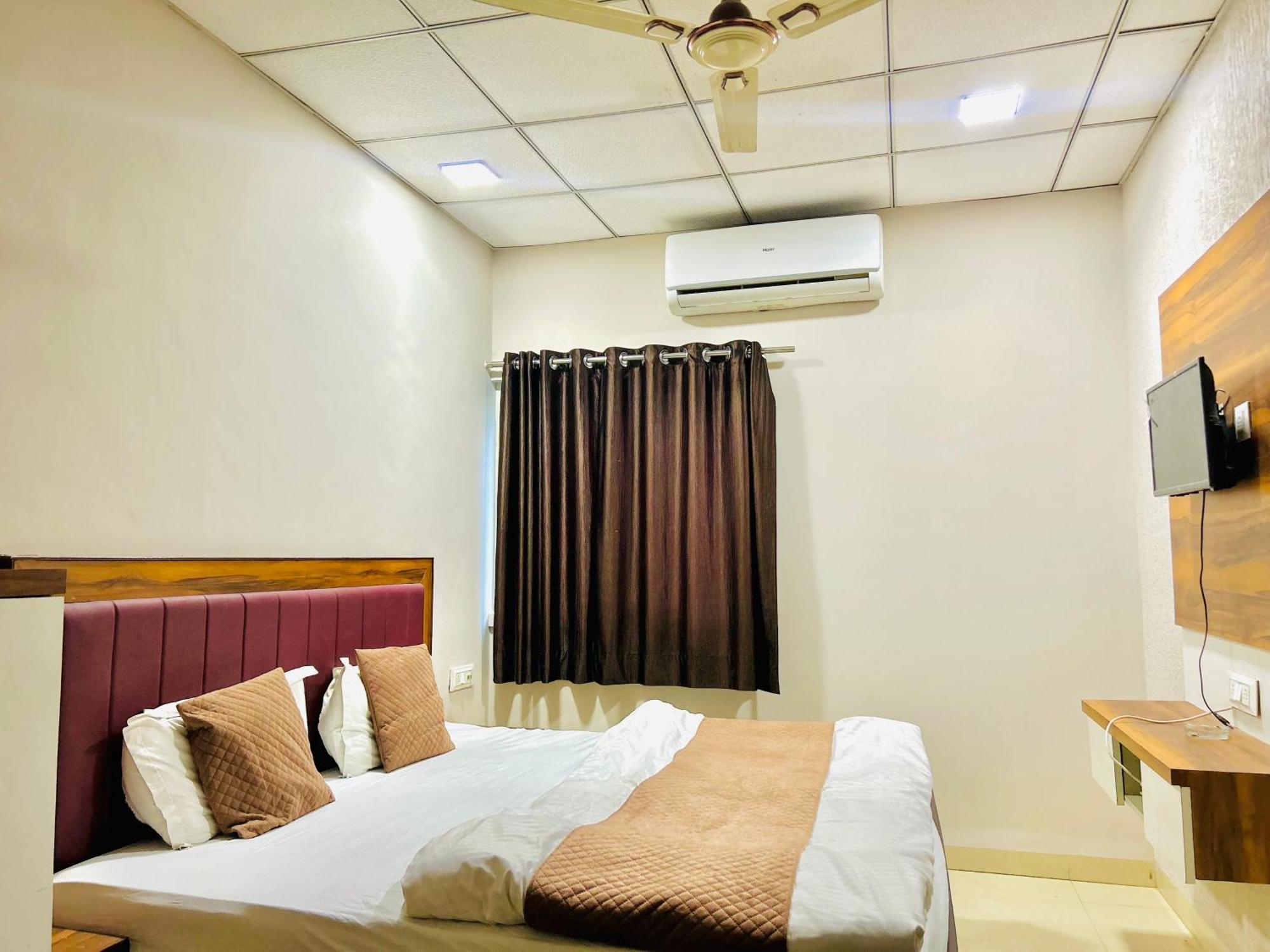 Jagtara Residency Hotel Indore Exterior photo
