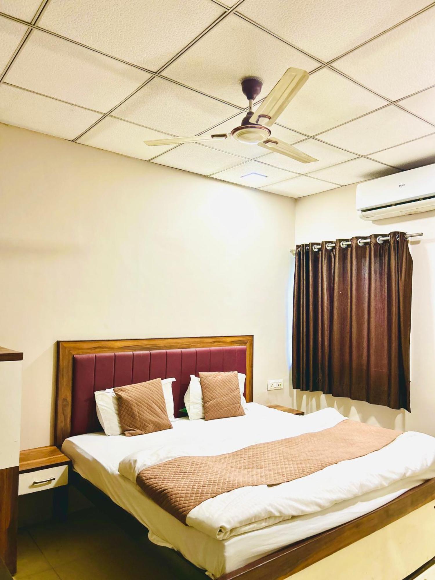 Jagtara Residency Hotel Indore Exterior photo
